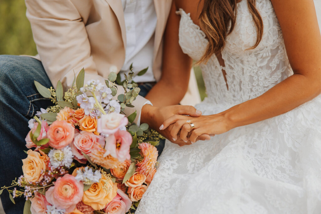 detail photo of ring with bouquet in glacier park